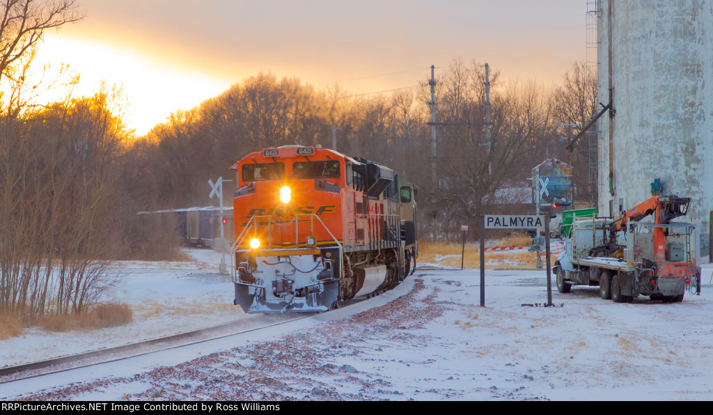 BNSF 8421